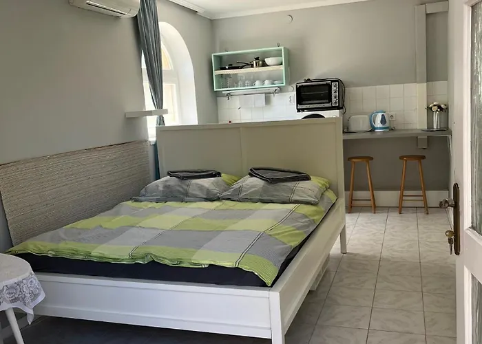 Ametiszt Wellness Apartmanhaz * Siófok